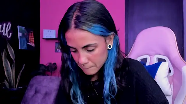 Snapshot of Juanadearco5 chatting on 11.12.25 Juanadearco5 online show from 11.12.25