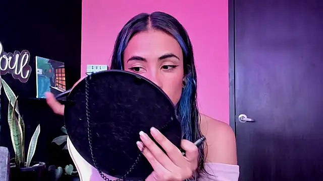 Snapshot of Juanadearco5 chatting on 11.20.25 Juanadearco5 online show from 11.20.25