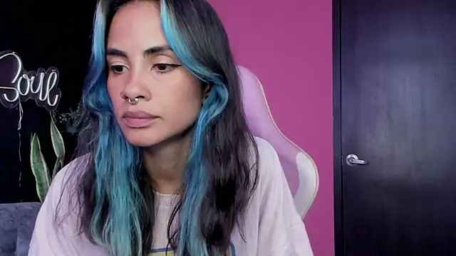 Snapshot of Juanadearco5 chatting on 12.15.25 Juanadearco5 online show from 12.15.25