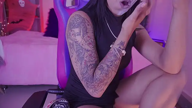 Snapshot of madelyn_rose_ chatting on 10.31.25 madelyn rose online show from 10.31.25