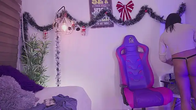 Snapshot of madelyn_rose_ chatting on 12.05.25 madelyn rose online show from 12.05.25