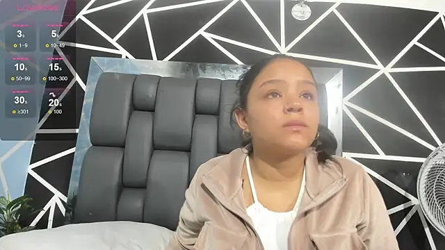 Tiffanny Rose  online show from 01.11.25