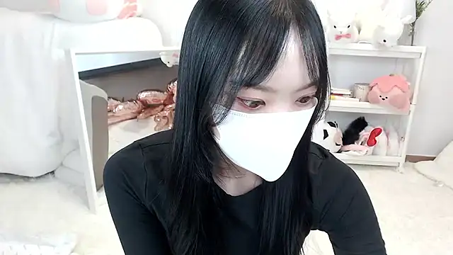 momo room online show from 06.06.26