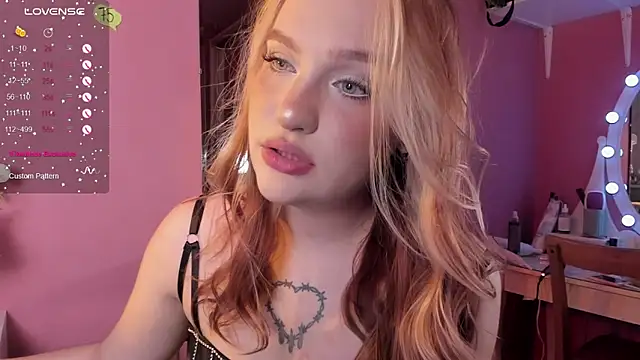 CarolineLovers online show from 11.15.25