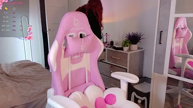 cinnabon girls online show from 10.16.25