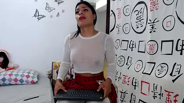 Snapshot of golositha29 chatting on 02.15.25 golositha29 online show from 02.15.25