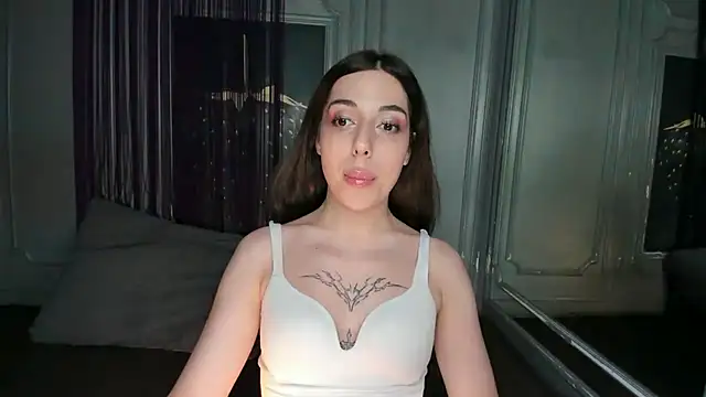 Snapshot of eva_lim chatting on 12.25.24 eva lim online show from 12.25.24