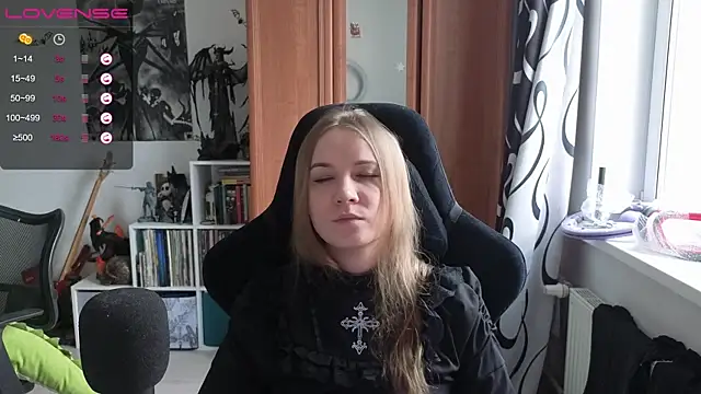 Snapshot of stellablondy chatting on 06.27.26 stellablondy online show from 06.27.26