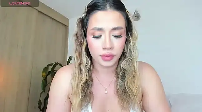 Snapshot of honeyann08 chatting on 01.29.25 honeyann08 online show from 01.29.25