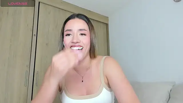 Snapshot of honeyann08 chatting on 02.15.25 honeyann08 online show from 02.15.25