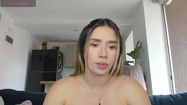 Snapshot of honeyann08 chatting on 02.18.25 honeyann08 online show from 02.18.25