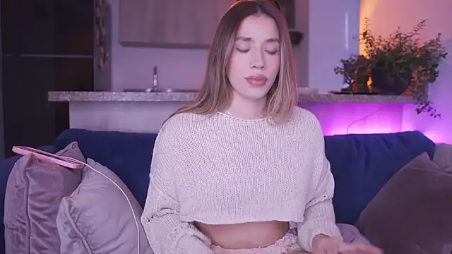 Snapshot of honeyann08 chatting on 11.05.25 honeyann08 online show from 11.05.25