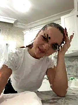 CamillaLarson online show from 12.05.25