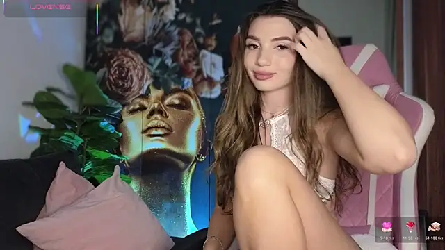 Snapshot of ReyaSophia chatting on 02.23.26 ReyaSophia online show from 02.23.26