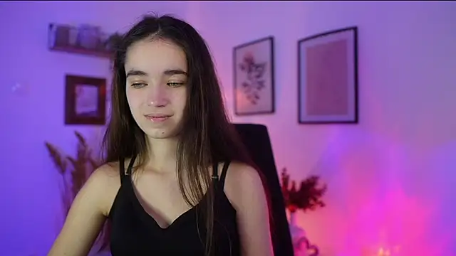 Snapshot of Gia_Paige18 chatting on 10.26.25 Gia Paige18 online show from 10.26.25