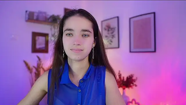 Snapshot of Gia_Paige18 chatting on 10.30.25 Gia Paige18 online show from 10.30.25