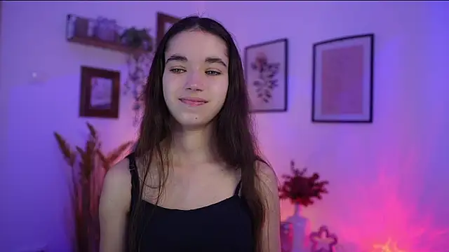 Snapshot of Gia_Paige18 chatting on 11.14.25 Gia Paige18 online show from 11.14.25