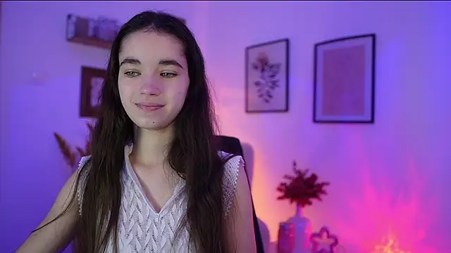 Snapshot of Gia_Paige18 chatting on 11.15.25 Gia Paige18 online show from 11.15.25