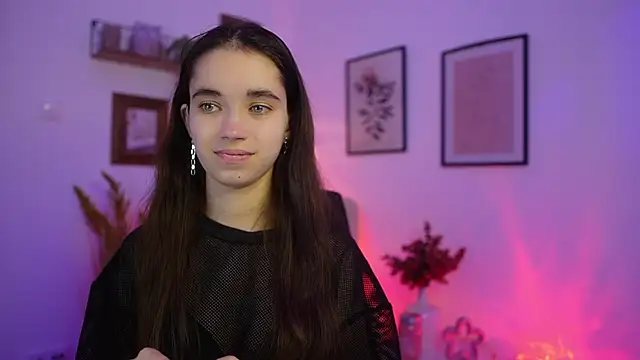 Snapshot of Gia_Paige18 chatting on 11.21.25 Gia Paige18 online show from 11.21.25