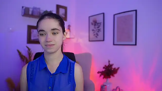 Snapshot of Gia_Paige18 chatting on 11.27.25 Gia Paige18 online show from 11.27.25