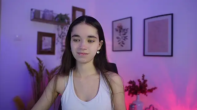 Snapshot of Gia_Paige18 chatting on 11.30.25 Gia Paige18 online show from 11.30.25