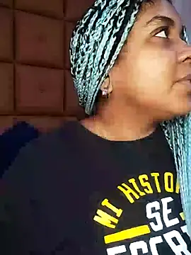 Snapshot of ELLA_KELLY chatting on 02.07.25 ELLA KELLY online show from 02.07.25