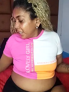 Snapshot of ELLA_KELLY chatting on 10.03.25 ELLA KELLY online show from 10.03.25