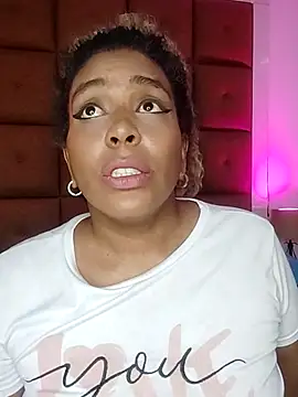 Snapshot of ELLA_KELLY chatting on 10.26.25 ELLA KELLY online show from 10.26.25