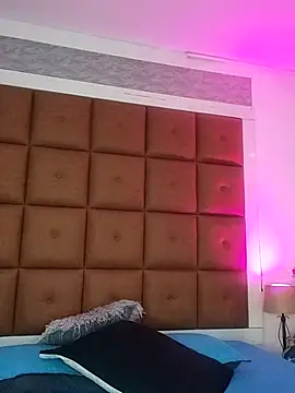 Snapshot of ELLA_KELLY chatting on 10.28.25 ELLA KELLY online show from 10.28.25