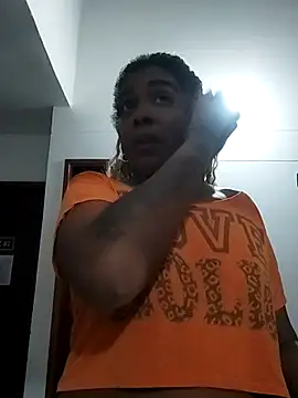 Snapshot of ELLA_KELLY chatting on 11.13.25 ELLA KELLY online show from 11.13.25