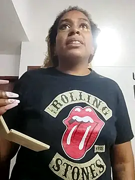 Snapshot of ELLA_KELLY chatting on 11.19.25 ELLA KELLY online show from 11.19.25