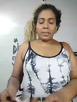 Snapshot of ELLA_KELLY chatting on 11.21.25 ELLA KELLY online show from 11.21.25