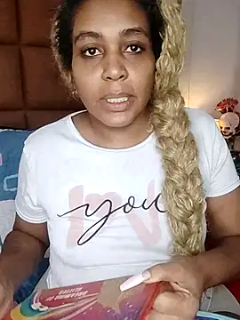 Snapshot of ELLA_KELLY chatting on 11.28.25 ELLA KELLY online show from 11.28.25