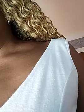 ELLA KELLY online show from 01.15.26