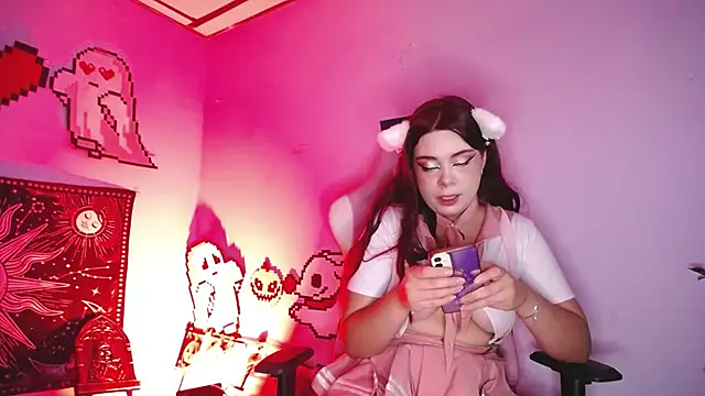 Erza escarleth online show from 10.24.25