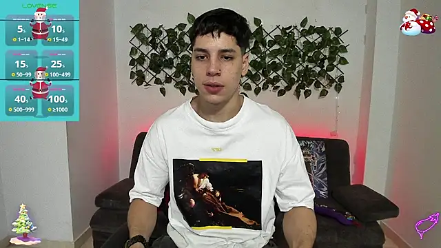 Snapshot of jonathanjoestar_ chatting on 12.12.24 jonathanjoestar online show from 12.12.24