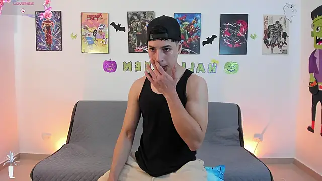 Snapshot of jonathanjoestar_ chatting on 10.24.25 jonathanjoestar online show from 10.24.25