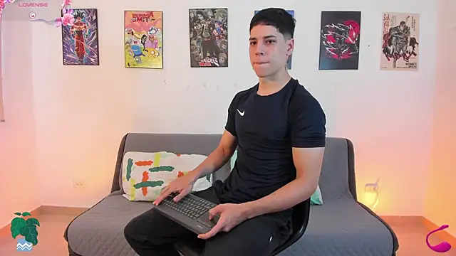 Snapshot of jonathanjoestar_ chatting on 11.17.25 jonathanjoestar online show from 11.17.25