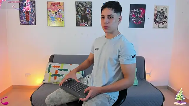 Snapshot of jonathanjoestar_ chatting on 12.13.25 jonathanjoestar online show from 12.13.25