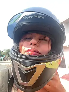 Snapshot of lalilamassu1 chatting on 02.04.25 lalilamassu1 online show from 02.04.25