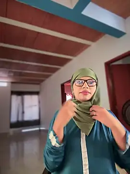 Snapshot of lalilamassu1 chatting on 11.06.25 lalilamassu1 online show from 11.06.25