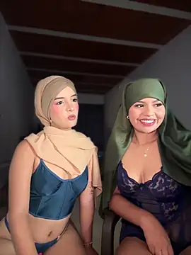 Snapshot of lalilamassu1 chatting on 11.15.25 lalilamassu1 online show from 11.15.25