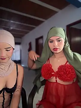 Snapshot of lalilamassu1 chatting on 11.16.25 lalilamassu1 online show from 11.16.25