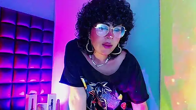 Snapshot of kuromi69 chatting on 12.18.24 kuromi69 online show from 12.18.24