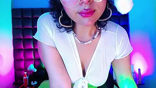 Snapshot of kuromi69 chatting on 12.21.24 kuromi69 online show from 12.21.24