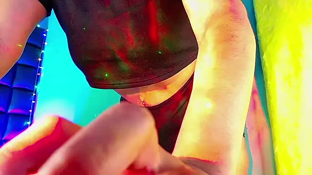 Snapshot of kuromi69 chatting on 12.22.24 kuromi69 online show from 12.22.24