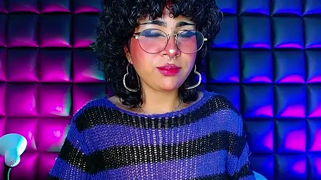 Snapshot of kuromi69 chatting on 02.08.25 kuromi69 online show from 02.08.25