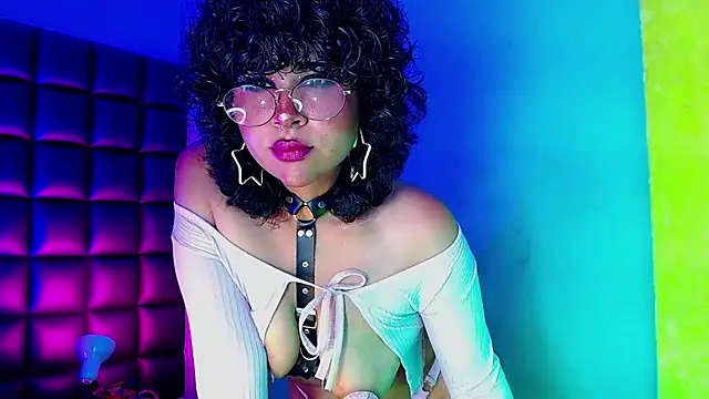 Snapshot of kuromi69 chatting on 03.19.25 kuromi69 online show from 03.19.25