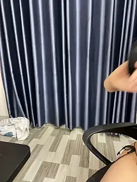 Snapshot of Louis_Baby chatting on 12.06.24 Louis Baby online show from 12.06.24