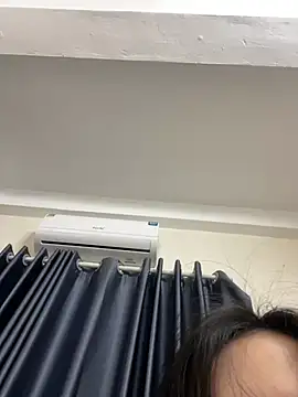 Snapshot of Louis_Baby chatting on 01.21.25 Louis Baby online show from 01.21.25